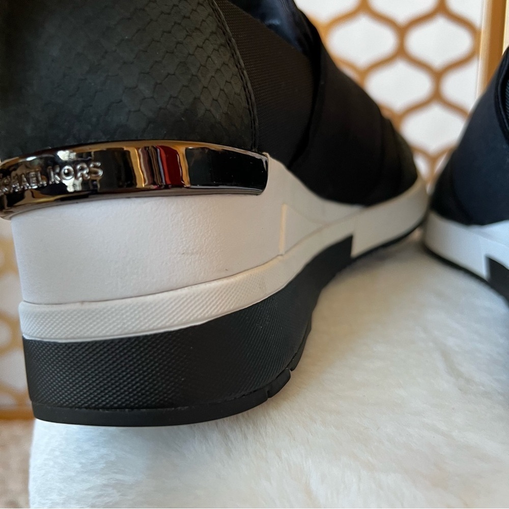 Michael Kors fashion sneakers 9.5 - Picture 10 of 16